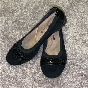 Clarks black ballet flats
